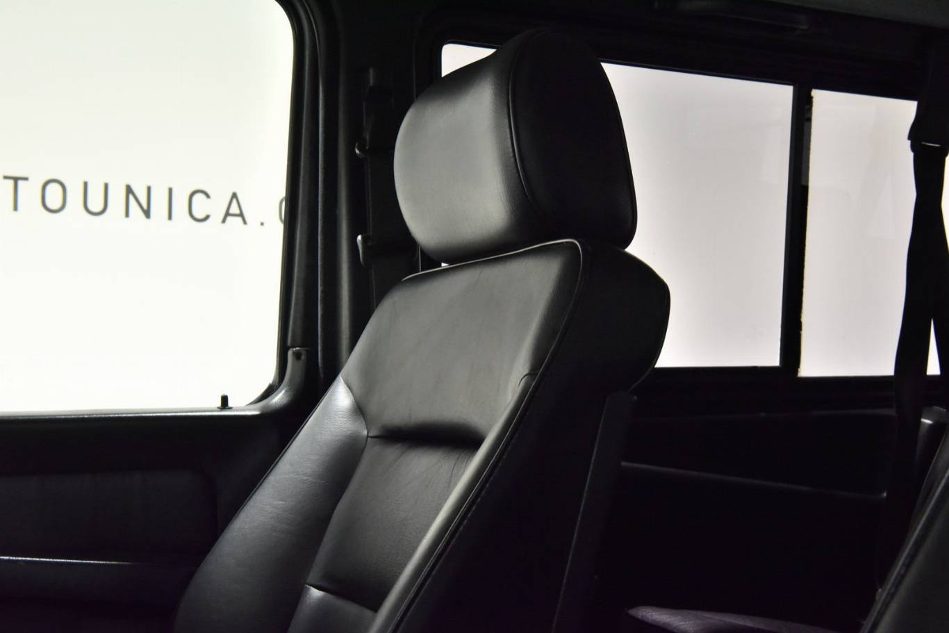 MERCEDES-BENZ G 320 44