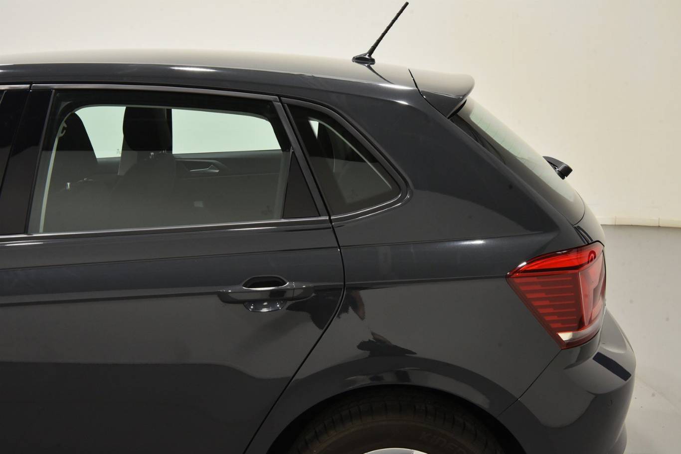 VOLKSWAGEN Polo 43