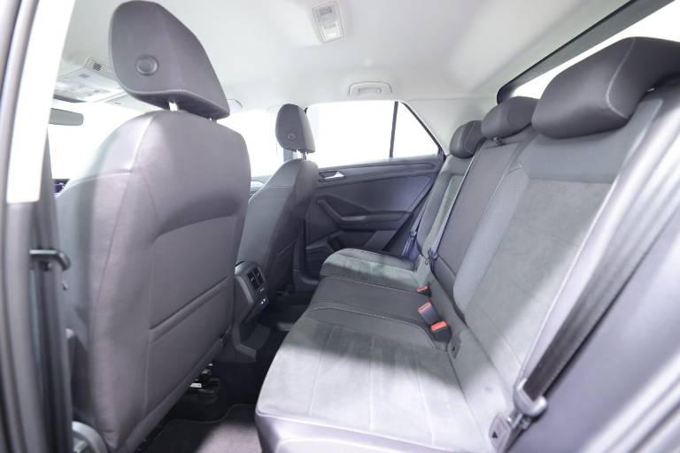 VOLKSWAGEN T-Roc 35