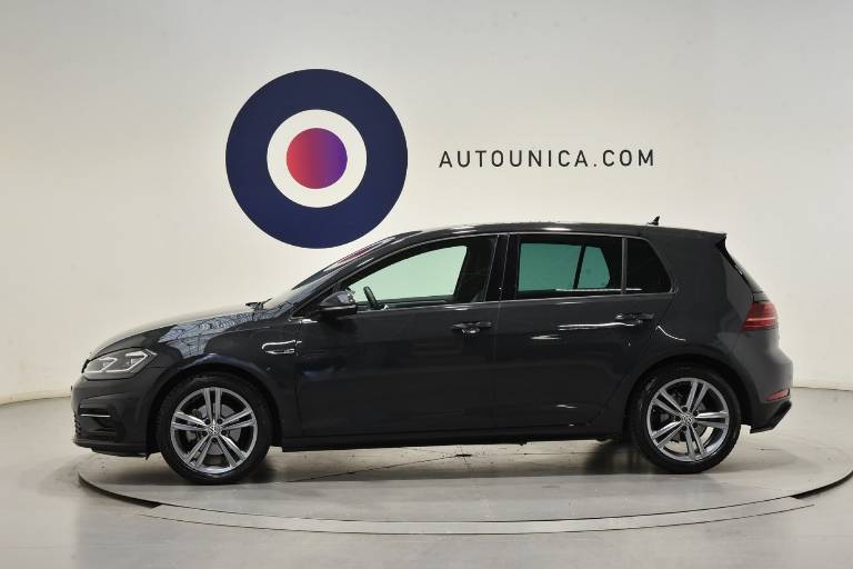 VOLKSWAGEN Golf 32