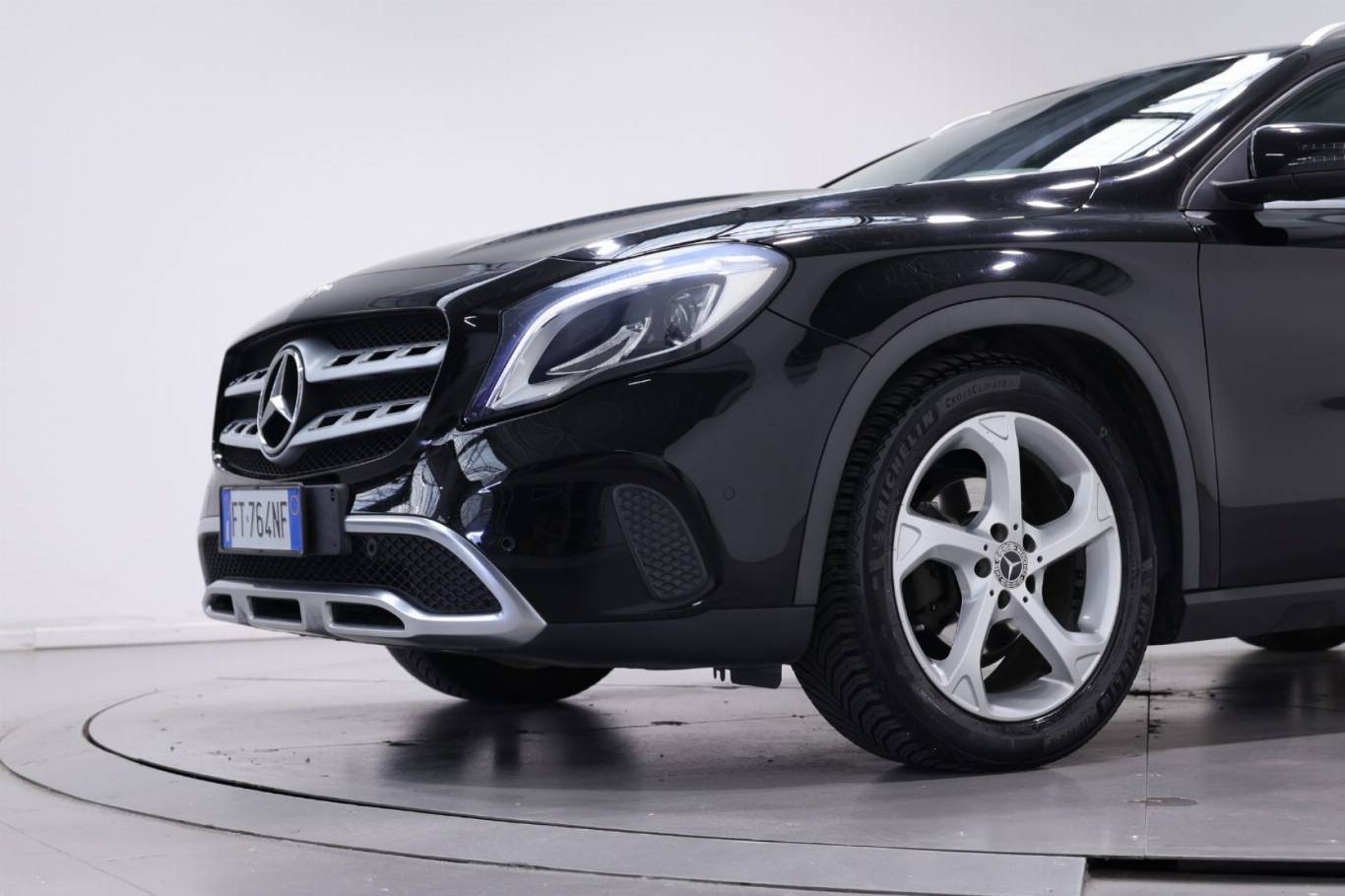 MERCEDES-BENZ GLA 200 11