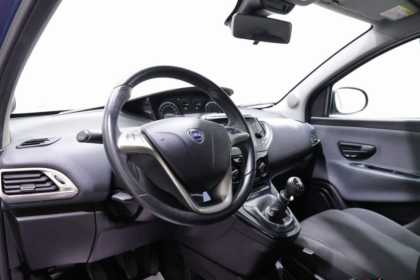 LANCIA Ypsilon 13