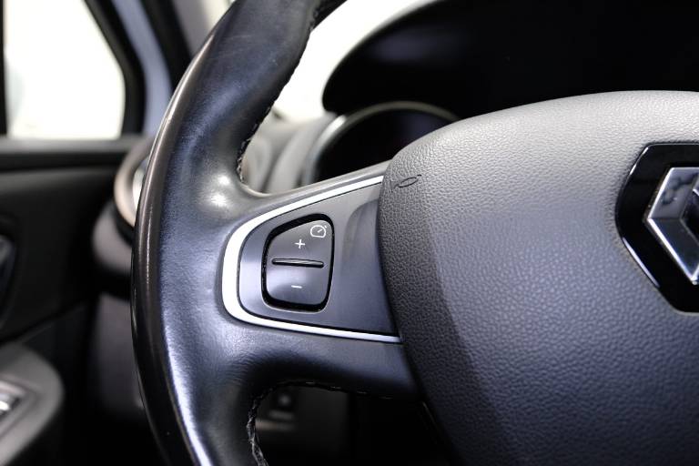 RENAULT Clio 20