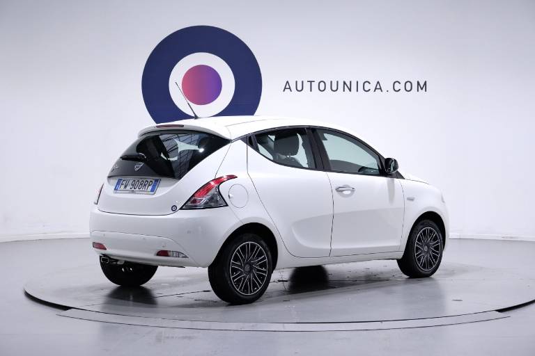 LANCIA Ypsilon 15