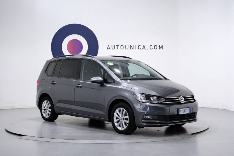 VOLKSWAGEN Touran 3