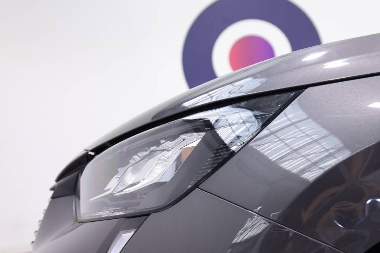 PEUGEOT 208 18
