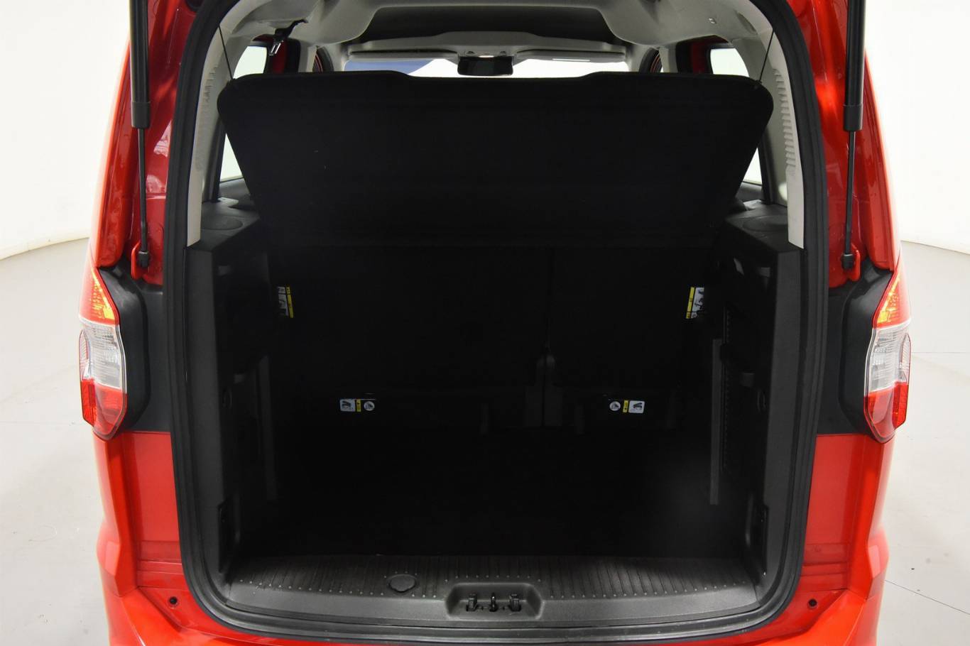 FORD Tourneo Courier 13