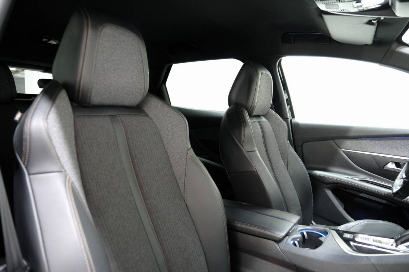 PEUGEOT 3008 63