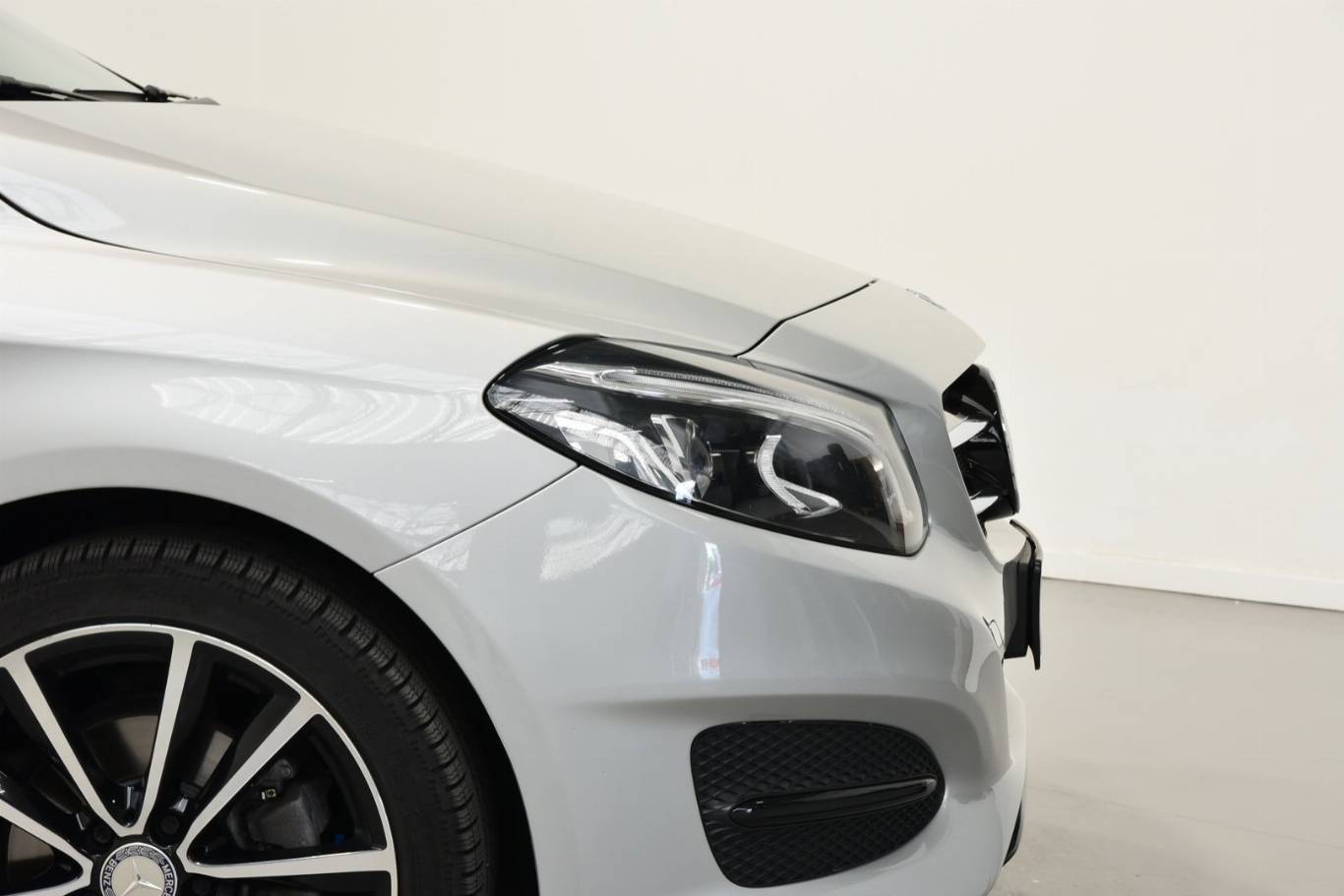 MERCEDES-BENZ B 200 37