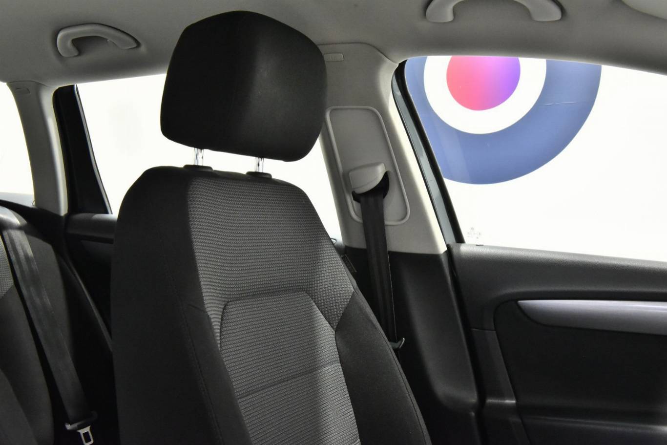 VOLKSWAGEN Passat 41