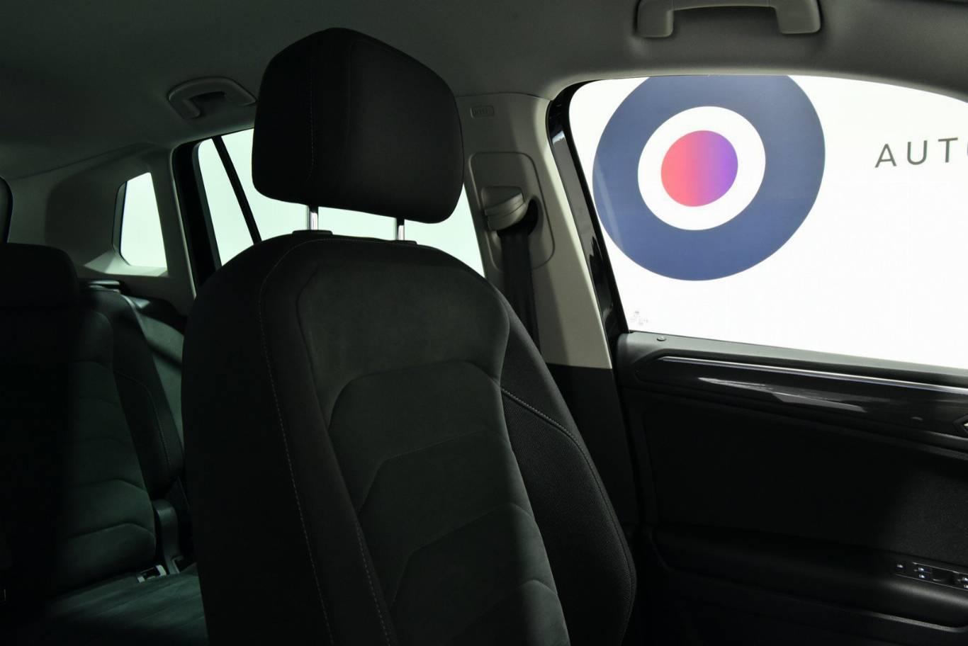 VOLKSWAGEN Tiguan 46