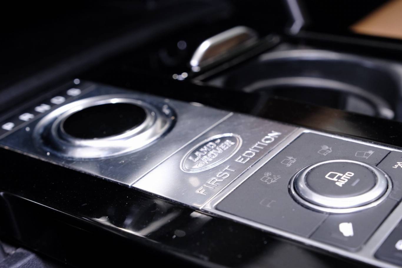 LAND ROVER Discovery 24