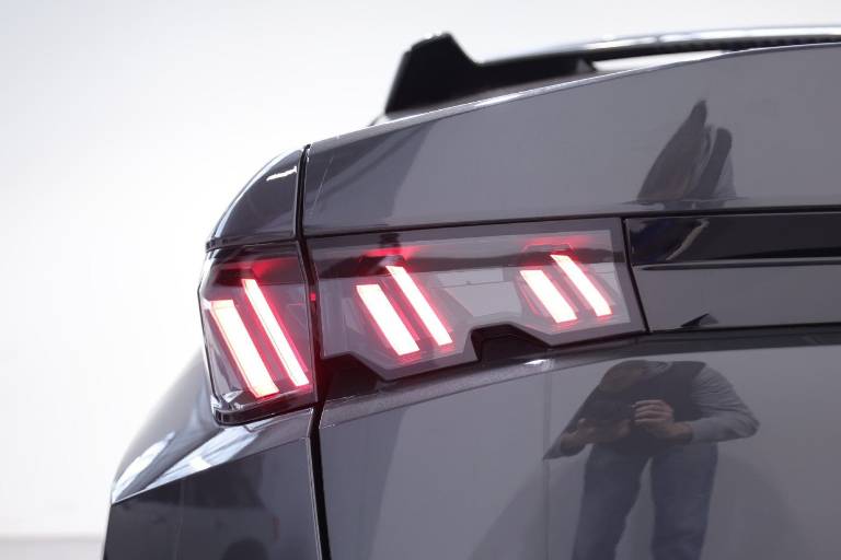 PEUGEOT 3008 46