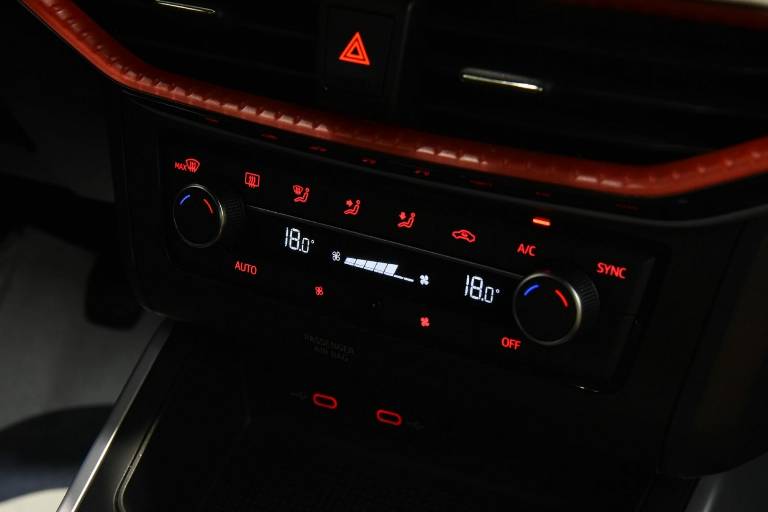 SEAT Arona 24