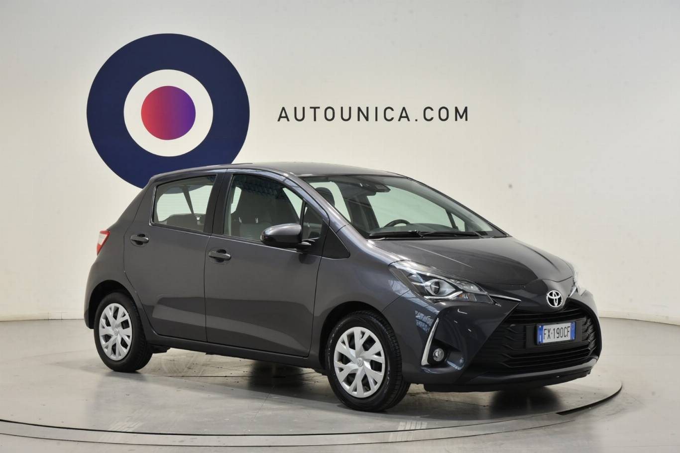 TOYOTA Yaris 29