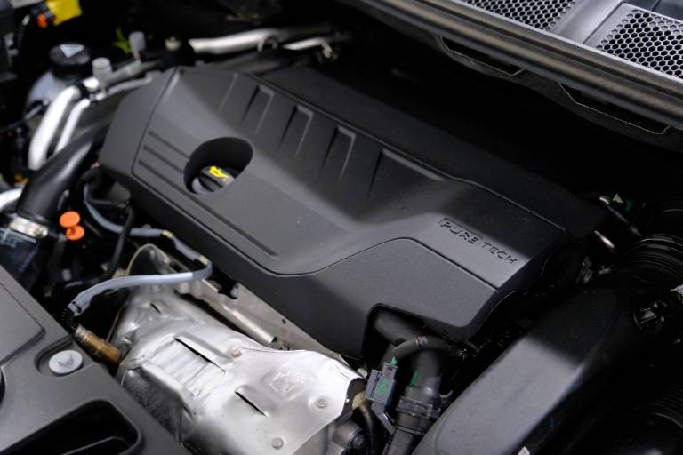 PEUGEOT 3008 57