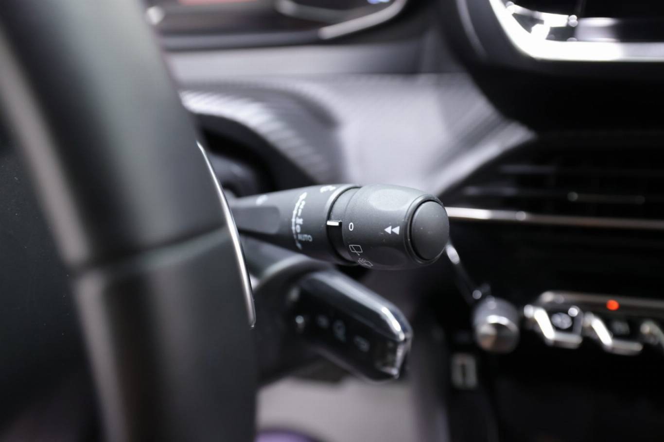 PEUGEOT 208 25