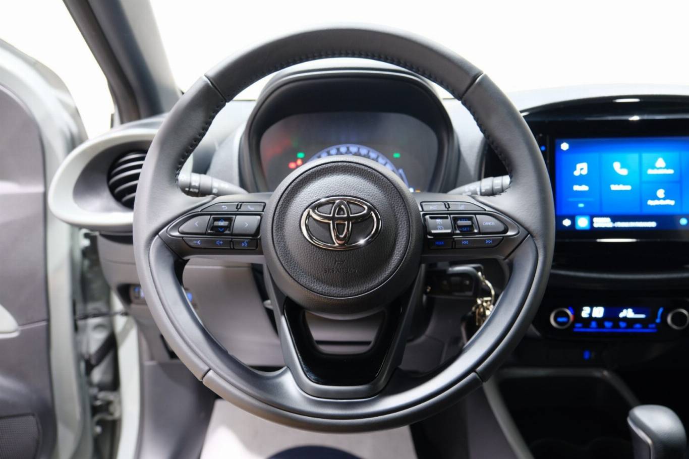 TOYOTA Aygo X 7