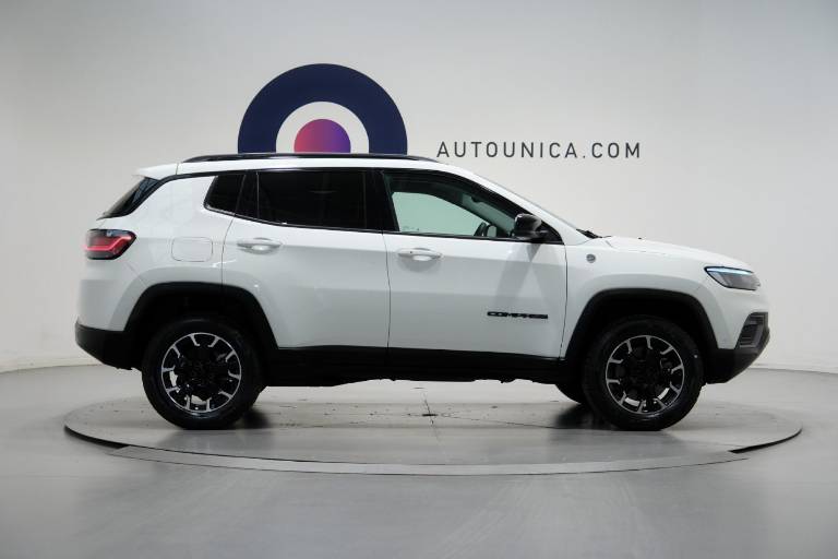 JEEP Compass 4
