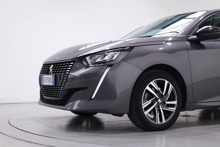 PEUGEOT 208 10