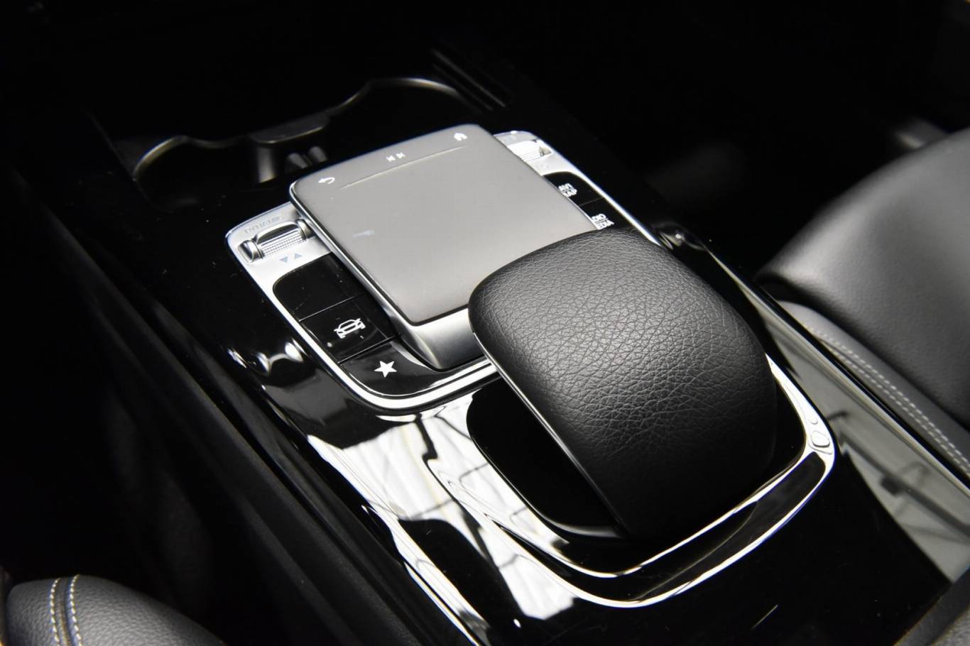 MERCEDES-BENZ A 180 11