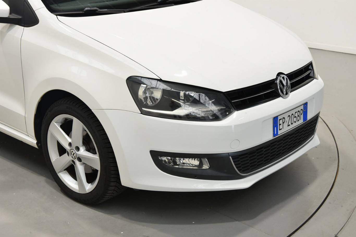 VOLKSWAGEN Polo 33