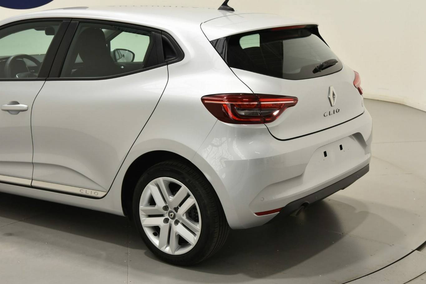 RENAULT Clio 23