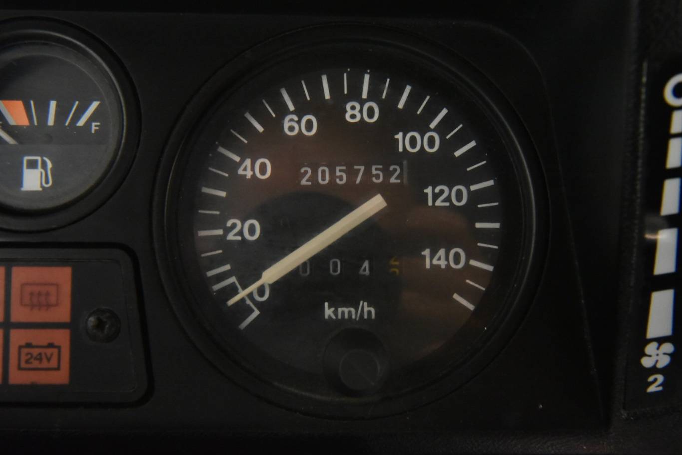 LAND ROVER Defender 25