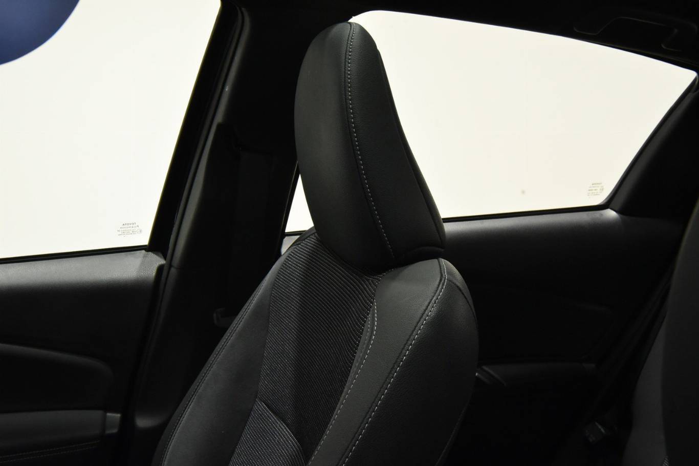 TOYOTA Yaris 5