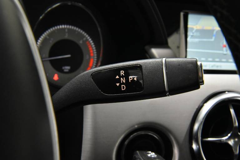 MERCEDES-BENZ GLK 220 10