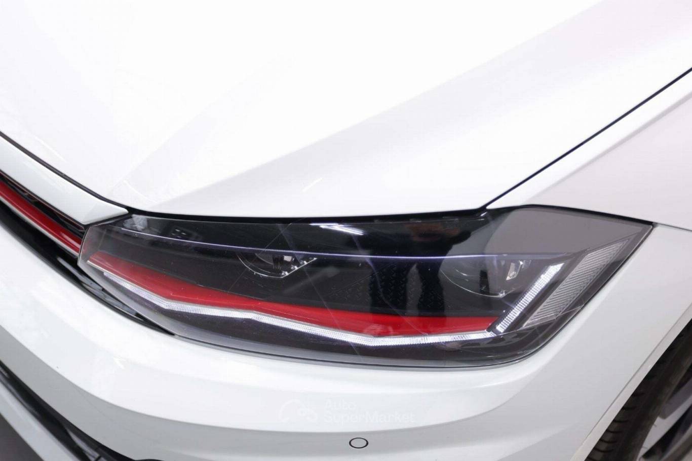 VOLKSWAGEN Polo 42