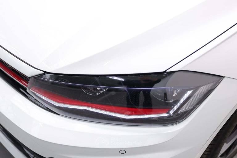 VOLKSWAGEN Polo 42
