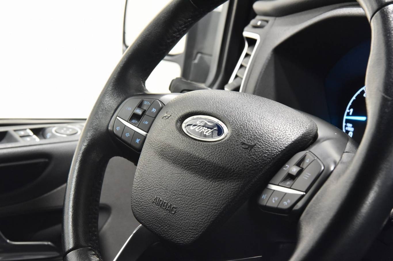 FORD Tourneo Custom 31