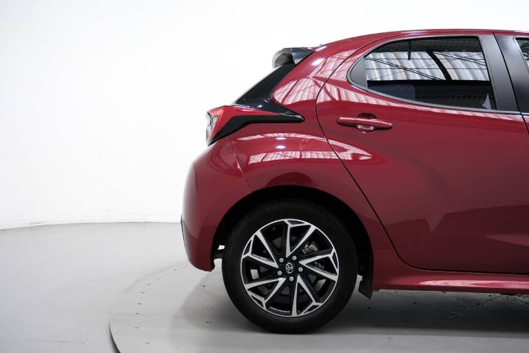 TOYOTA Yaris 49
