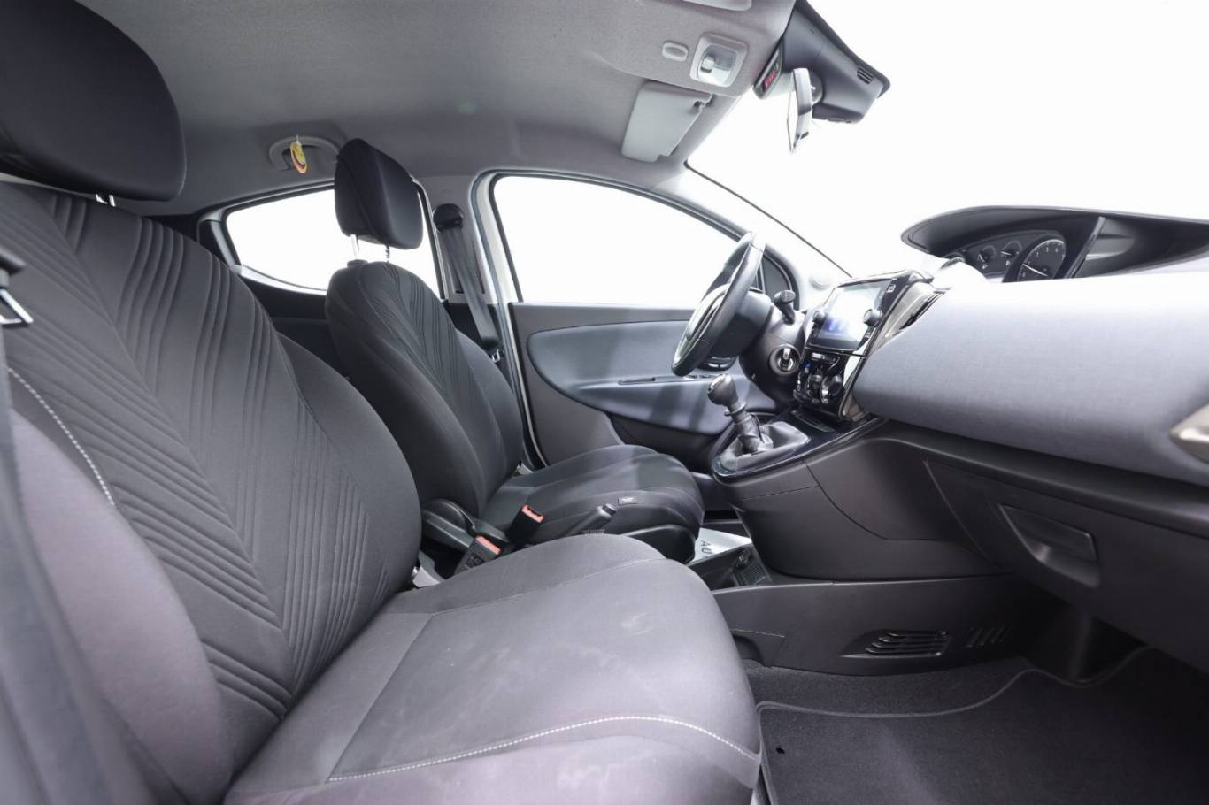 LANCIA Ypsilon 38