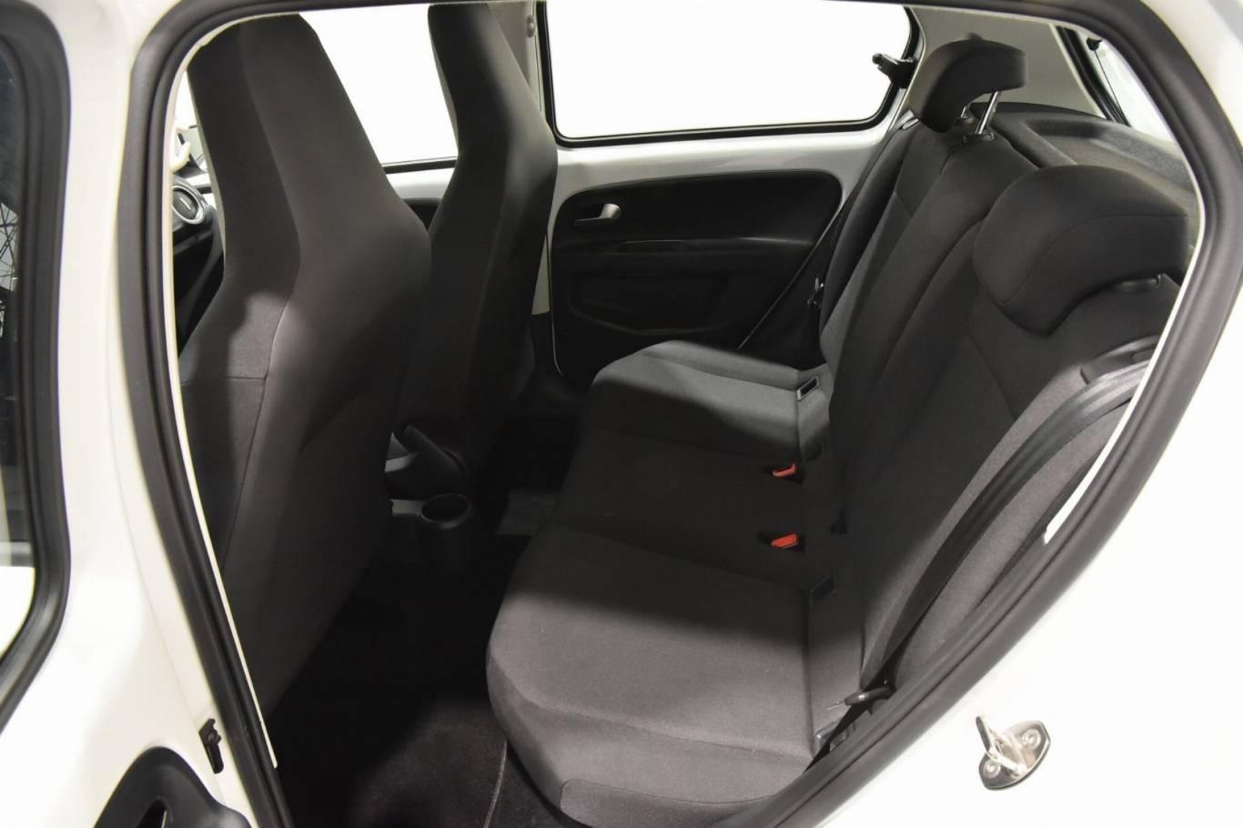 VOLKSWAGEN Up! 19