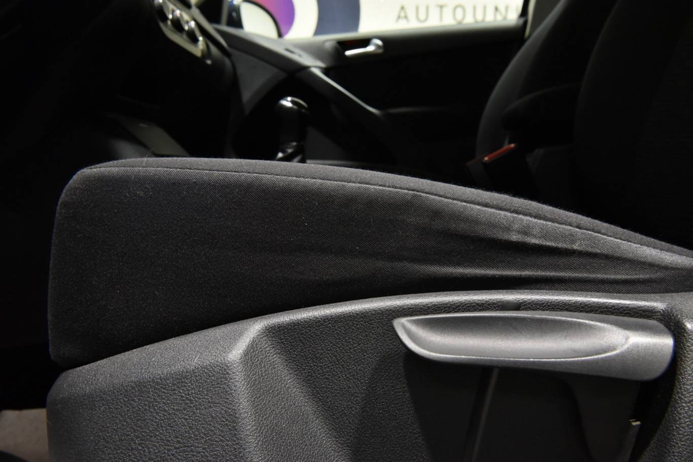 VOLKSWAGEN Tiguan 44