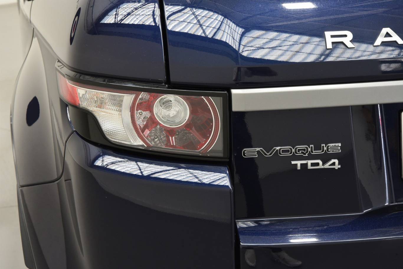 LAND ROVER Range Rover Evoque 32