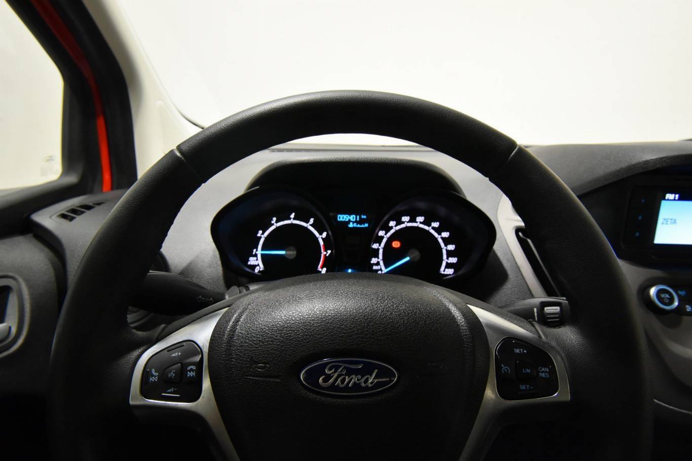 FORD Tourneo Courier 9