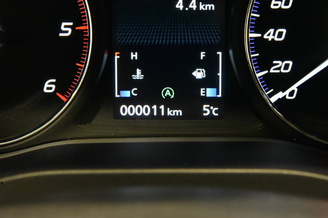 MITSUBISHI Outlander 23