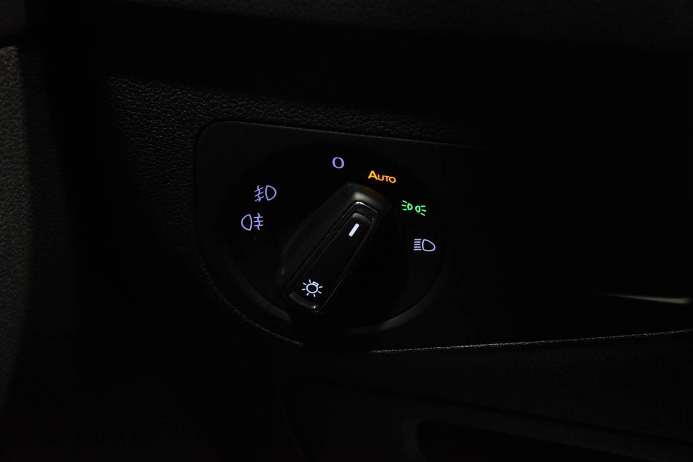 VOLKSWAGEN Tiguan 20