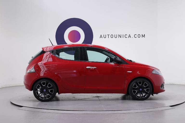 LANCIA Ypsilon 4