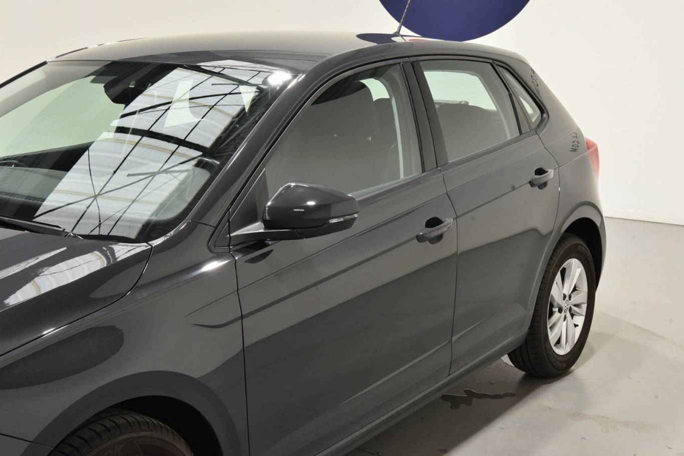 VOLKSWAGEN Polo 40