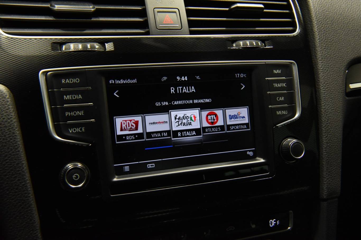 VOLKSWAGEN Golf GTD 12