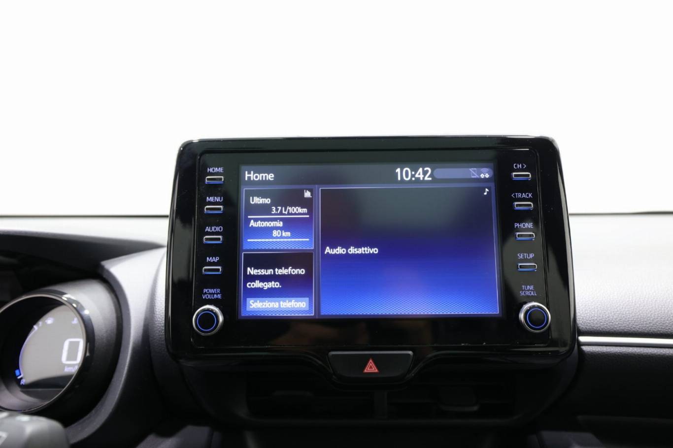 TOYOTA Yaris 9