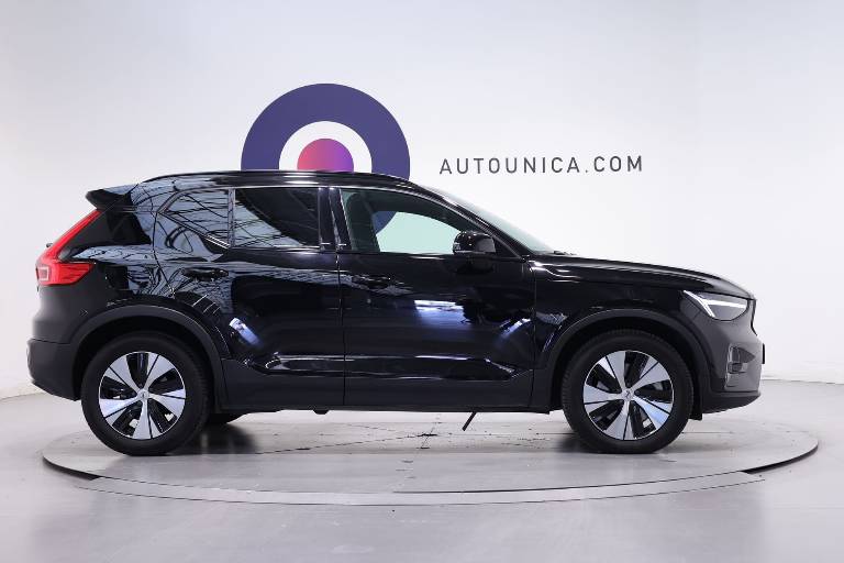 VOLVO XC40 4