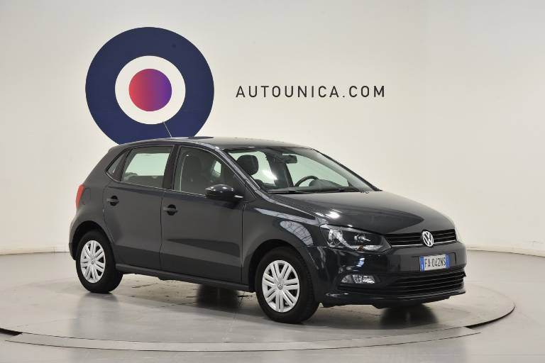 VOLKSWAGEN Polo 9