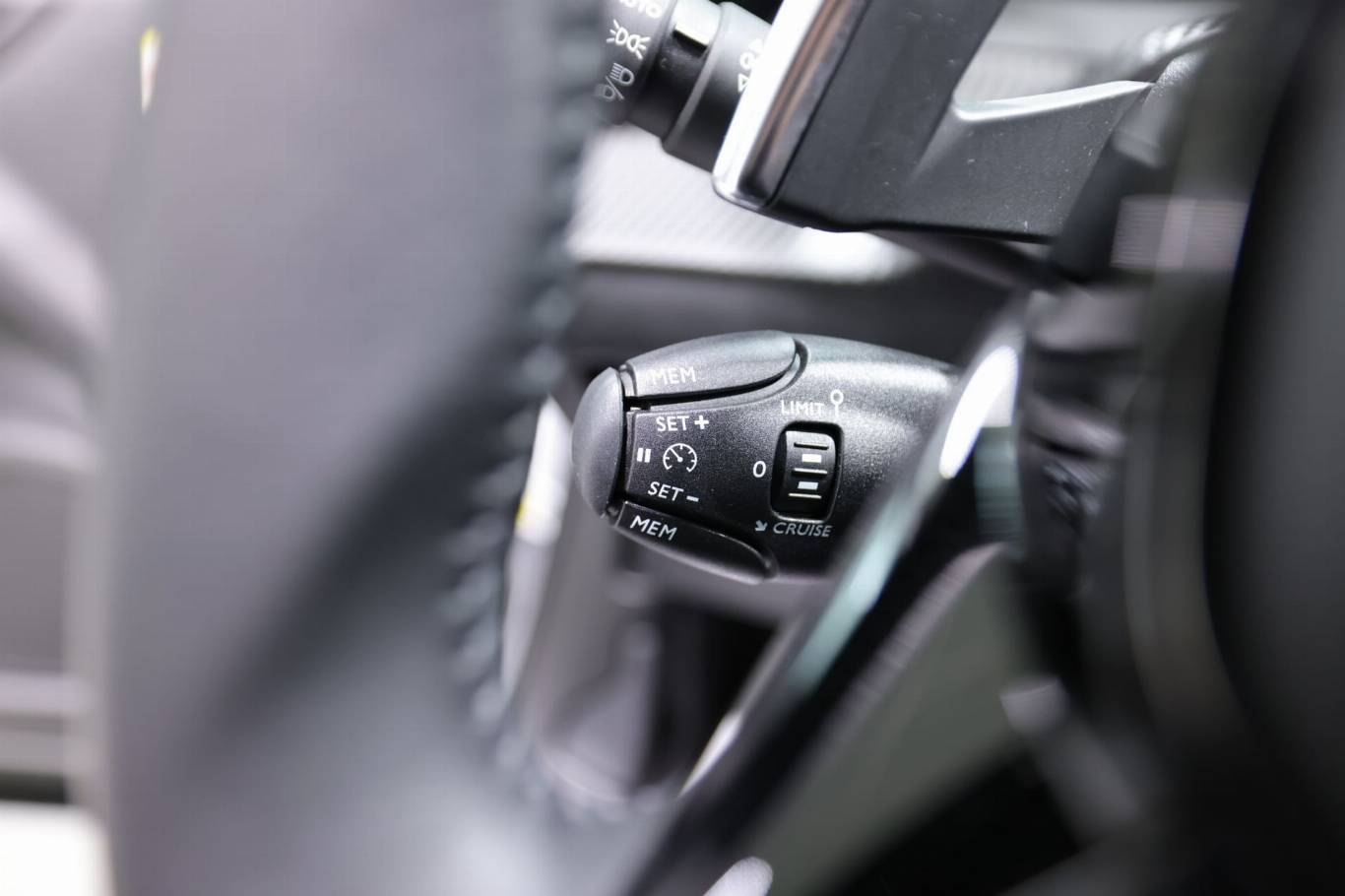 PEUGEOT 2008 23
