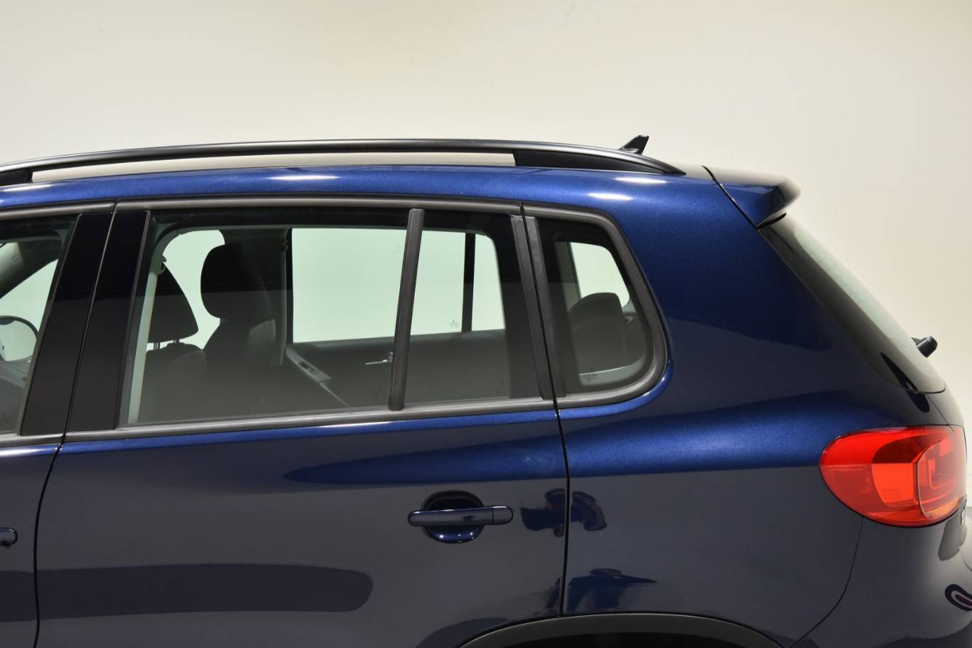 VOLKSWAGEN Tiguan 61