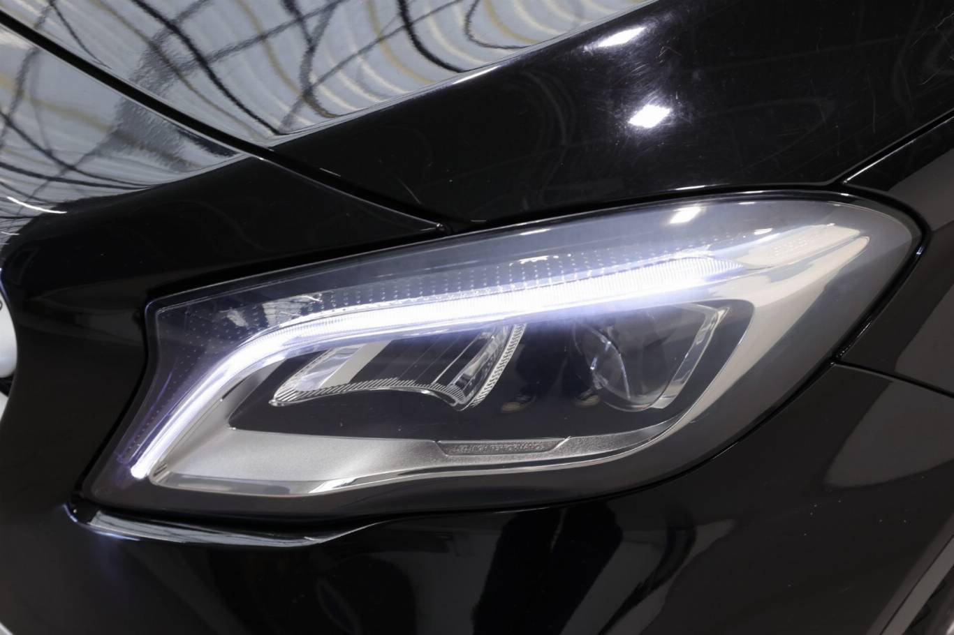 MERCEDES-BENZ GLA 200 40